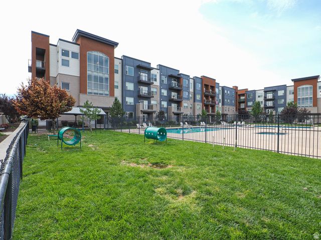 8292 S BELLINGHAM DR, Sandy, UT 84070