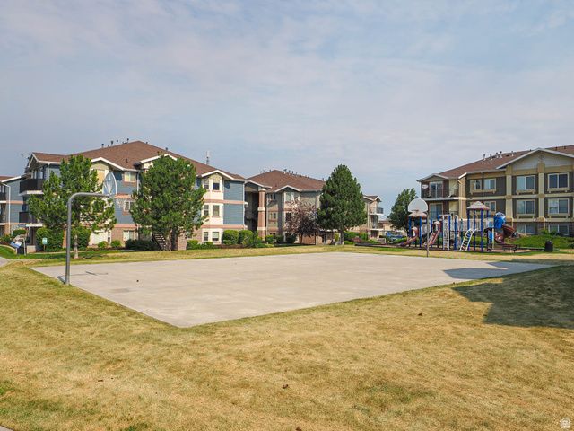 8292 S BELLINGHAM DR, Sandy, UT 84070