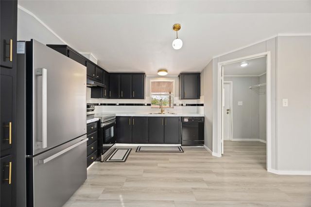 3001 Fm 360 Unit B Road, Rosenberg, TX 77471