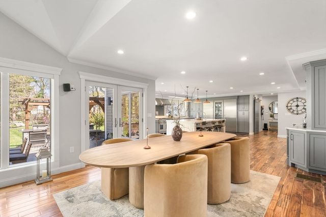 6 Hale Place, Medfield, MA 02052
