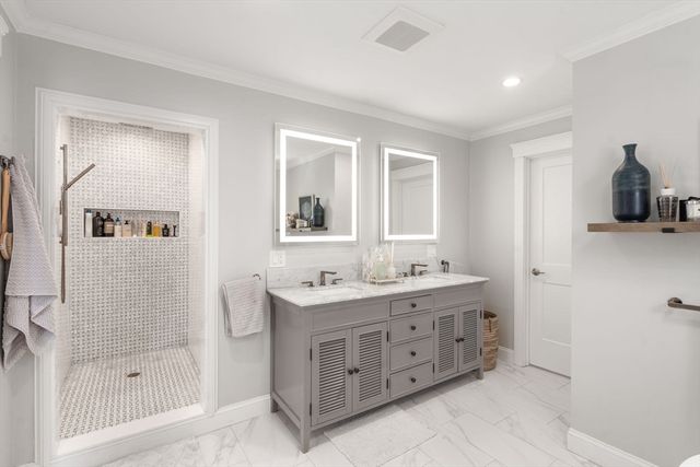 6 Hale Place, Medfield, MA 02052