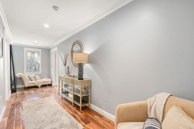 6 Hale Place, Medfield, MA 02052