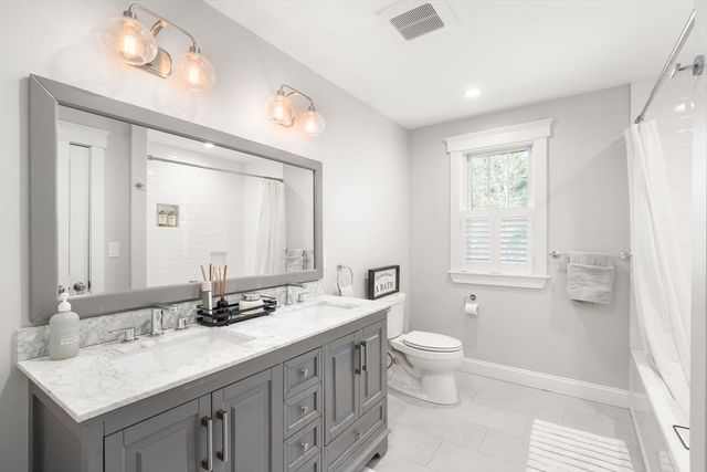 6 Hale Place, Medfield, MA 02052