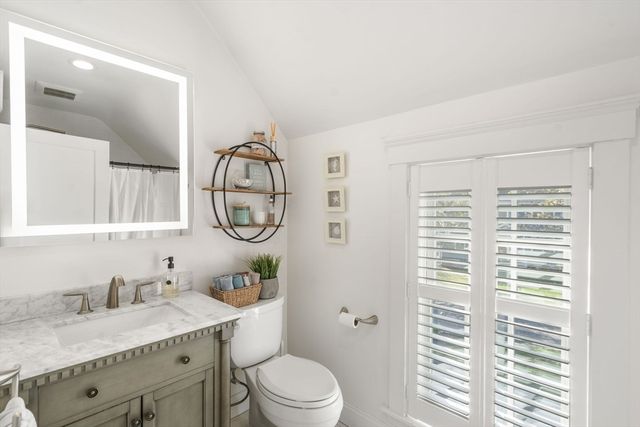 6 Hale Place, Medfield, MA 02052