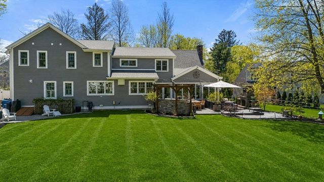 6 Hale Place, Medfield, MA 02052