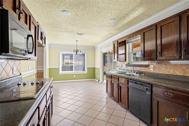 1702 Possum Trail, Harker Heights, TX 76548