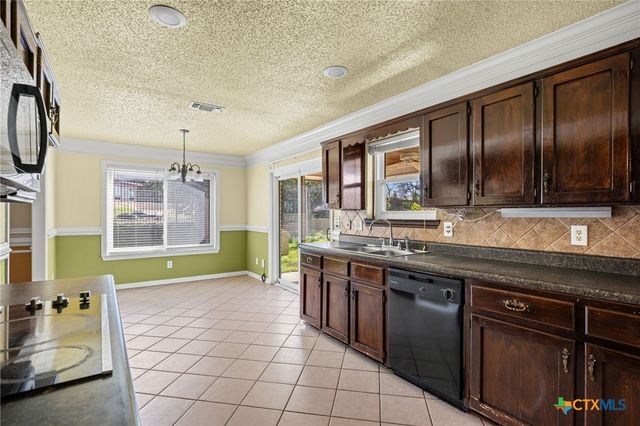 1702 Possum Trail, Harker Heights, TX 76548