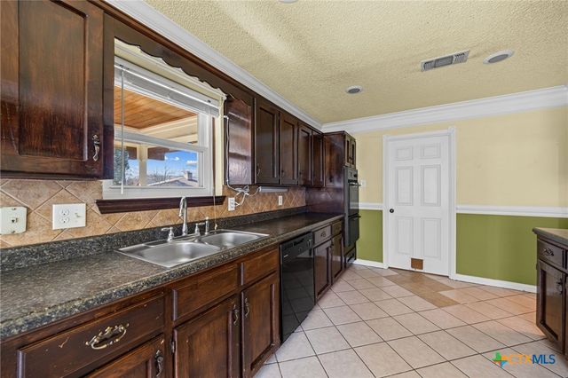 1702 Possum Trail, Harker Heights, TX 76548