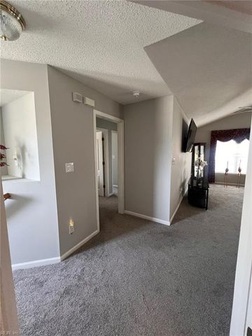 2002 Gunston DR, Suffolk, VA 23435