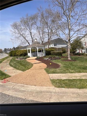 2002 Gunston DR, Suffolk, VA 23435