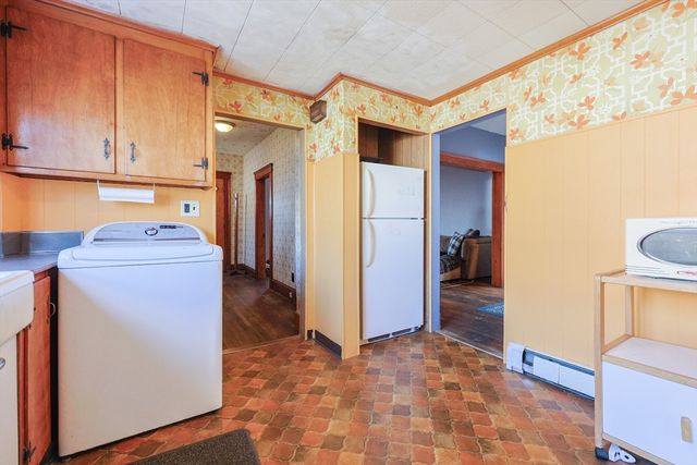 33 Blaine St, Malden, MA 02148