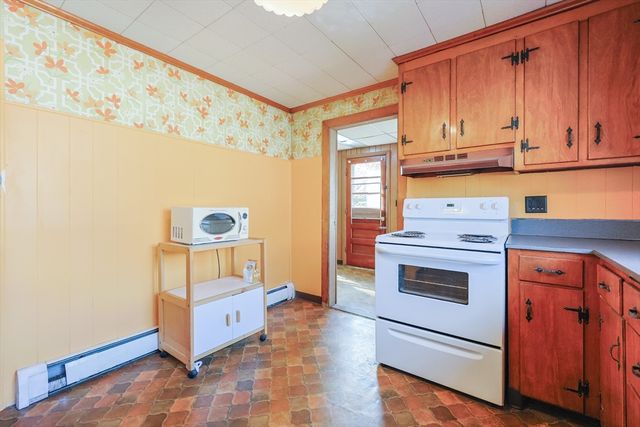 33 Blaine St, Malden, MA 02148