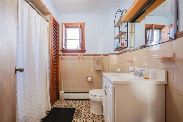 33 Blaine St, Malden, MA 02148