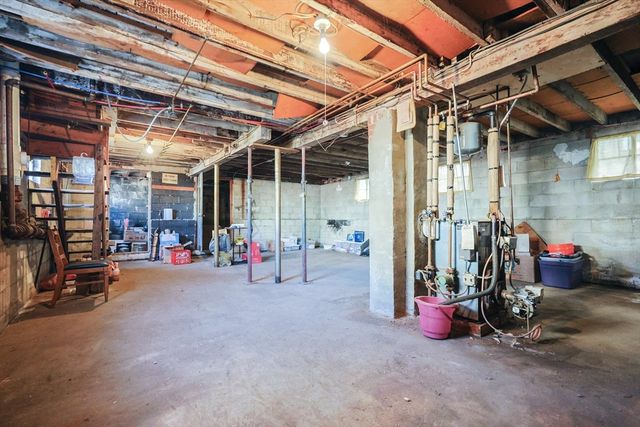 33 Blaine St, Malden, MA 02148