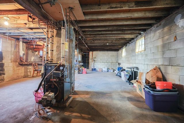 33 Blaine St, Malden, MA 02148