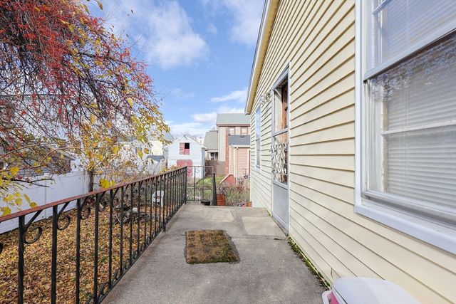 33 Blaine St, Malden, MA 02148