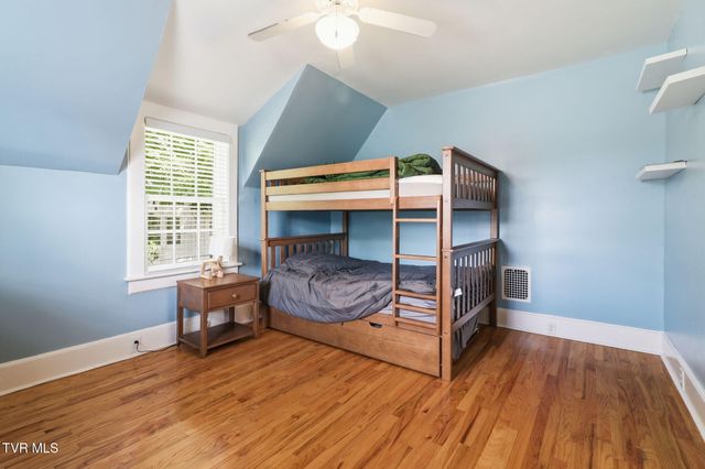 809 Yadkin Street, Kingsport, TN 37660