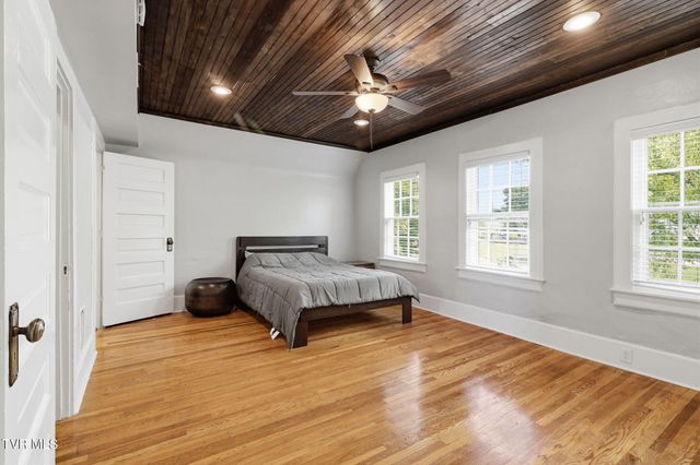 809 Yadkin Street, Kingsport, TN 37660