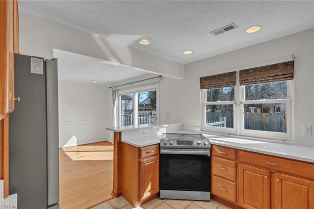 9 Overlook CT, Hampton, VA 23669