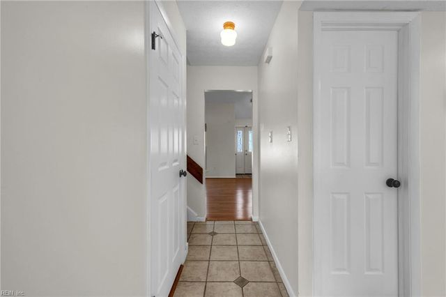 9 Overlook CT, Hampton, VA 23669