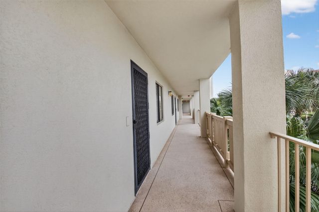 14475 Strathmore Lane 305, Delray Beach, FL 33446