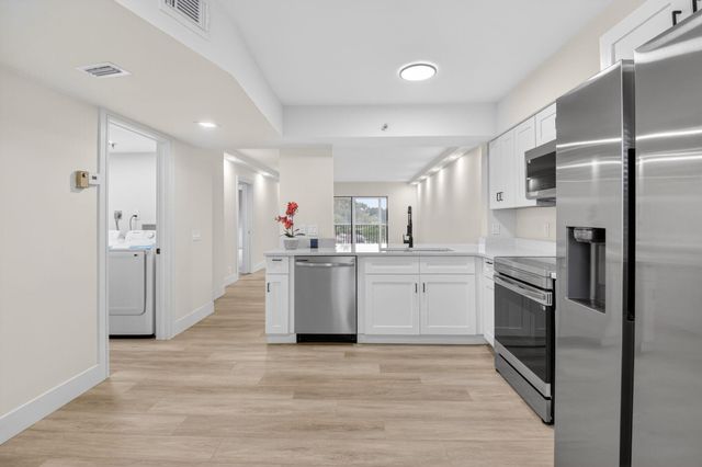 14475 Strathmore Lane 305, Delray Beach, FL 33446