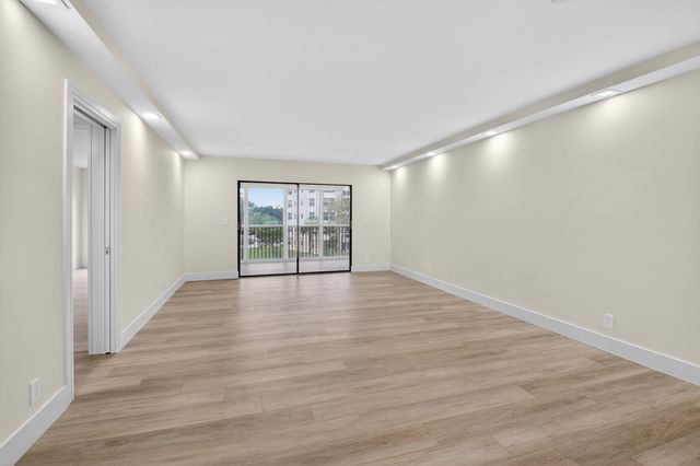 14475 Strathmore Lane 305, Delray Beach, FL 33446