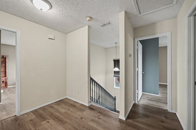 9040 Tyne Trail, Fort Worth, TX 76118