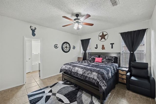 9040 Tyne Trail, Fort Worth, TX 76118