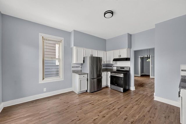 216 W Center STREET, Milwaukee, WI 53212