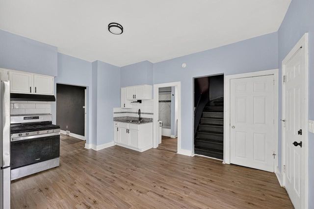 216 W Center STREET, Milwaukee, WI 53212