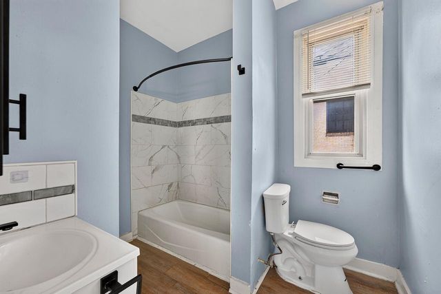 216 W Center STREET, Milwaukee, WI 53212