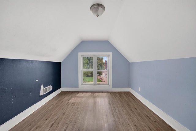 216 W Center STREET, Milwaukee, WI 53212