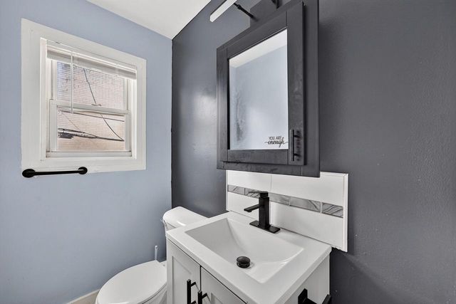 216 W Center STREET, Milwaukee, WI 53212