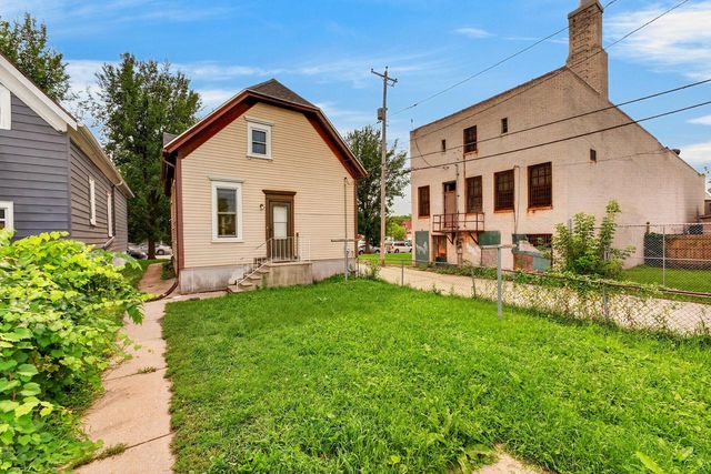 216 W Center STREET, Milwaukee, WI 53212