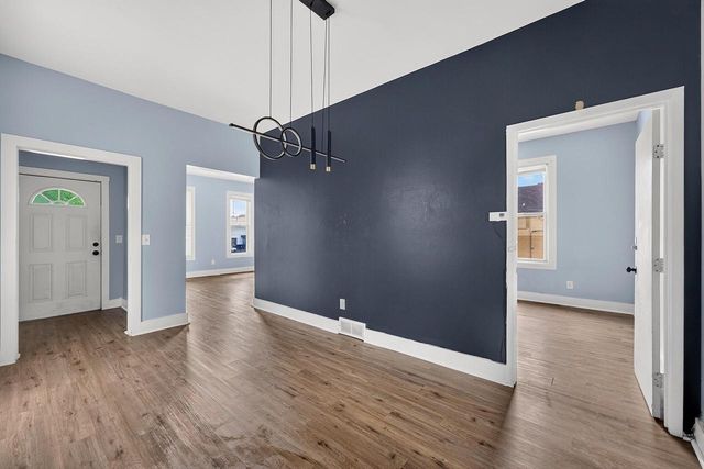 216 W Center STREET, Milwaukee, WI 53212