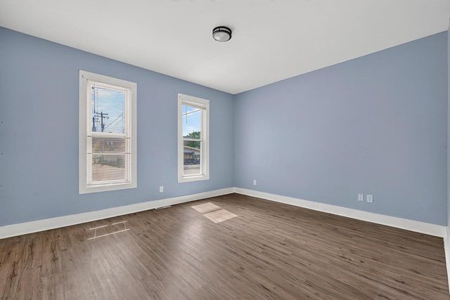 216 W Center STREET, Milwaukee, WI 53212