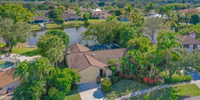 2036 Amesbury Circle, Wellington, FL 33414