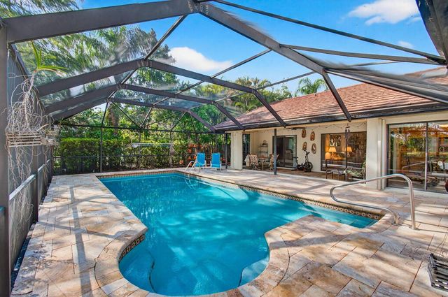2036 Amesbury Circle, Wellington, FL 33414