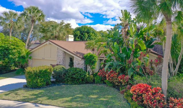 2036 Amesbury Circle, Wellington, FL 33414
