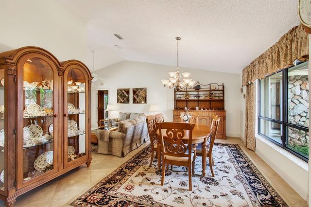 2036 Amesbury Circle, Wellington, FL 33414