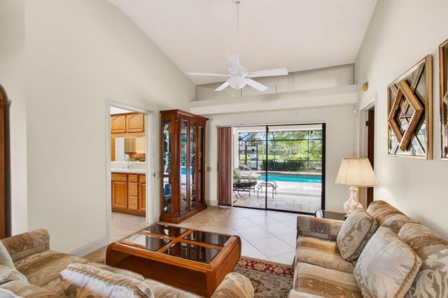 2036 Amesbury Circle, Wellington, FL 33414
