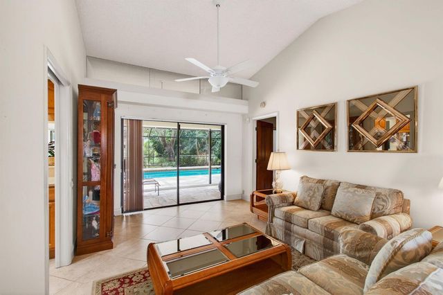 2036 Amesbury Circle, Wellington, FL 33414