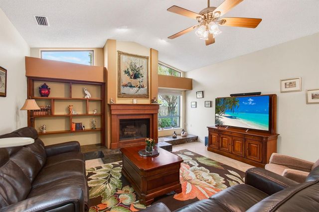 2036 Amesbury Circle, Wellington, FL 33414