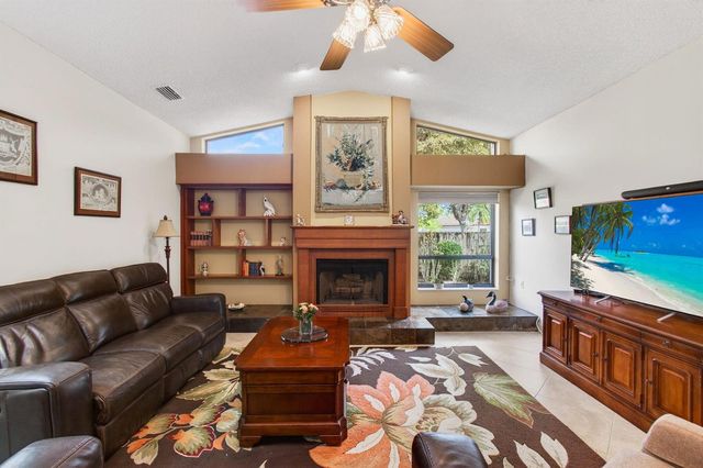 2036 Amesbury Circle, Wellington, FL 33414
