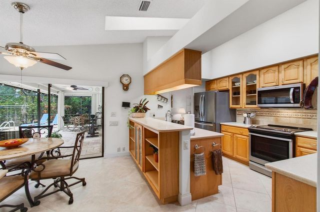 2036 Amesbury Circle, Wellington, FL 33414