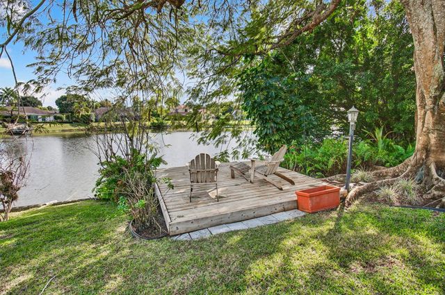 2036 Amesbury Circle, Wellington, FL 33414