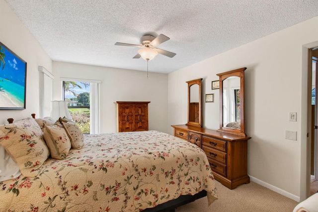 2036 Amesbury Circle, Wellington, FL 33414