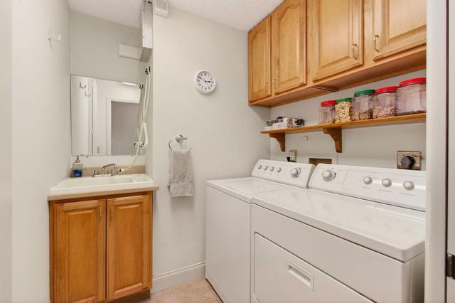2036 Amesbury Circle, Wellington, FL 33414