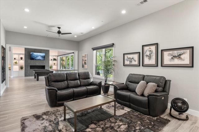 207 Sandpiper Drive, Mabank, TX 75156